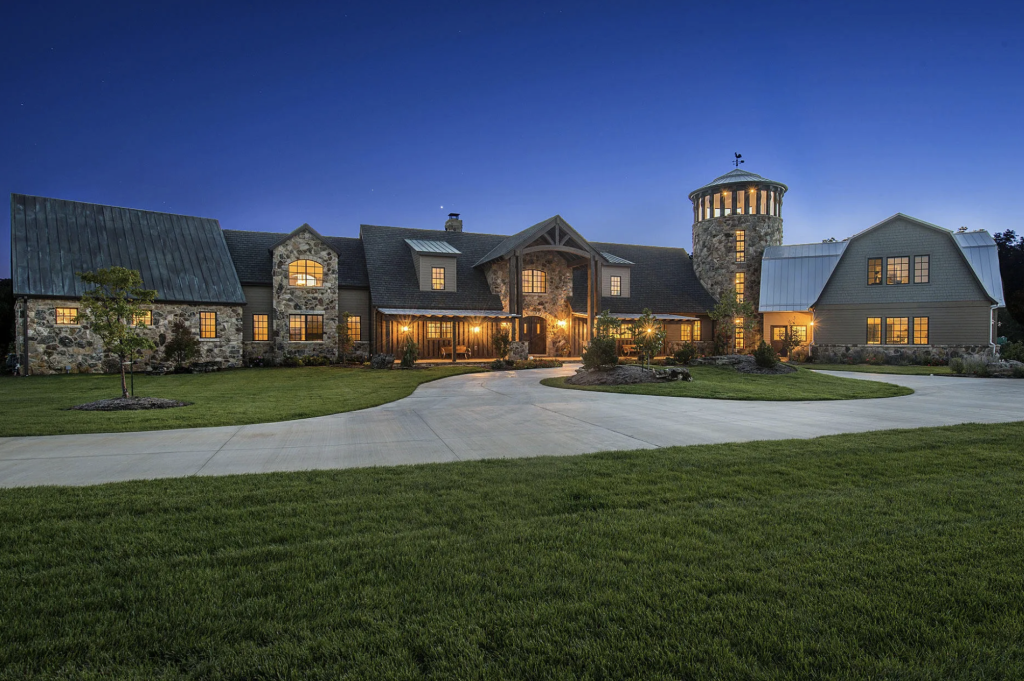 14k Square Foot Home On 60 Acres In Ozark, Missouri (PHOTOS)